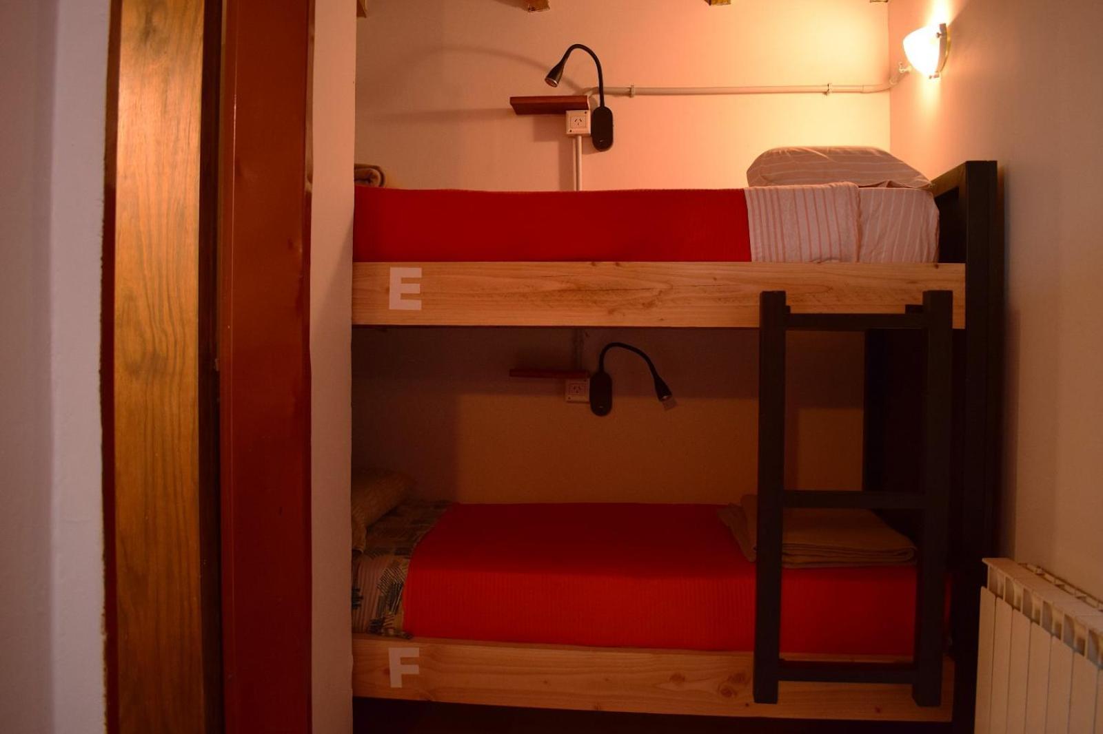 Single Bed in Mixed Dormitory Room ( 6 Adults )